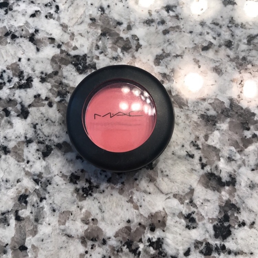 New MAC matte eyeshadow